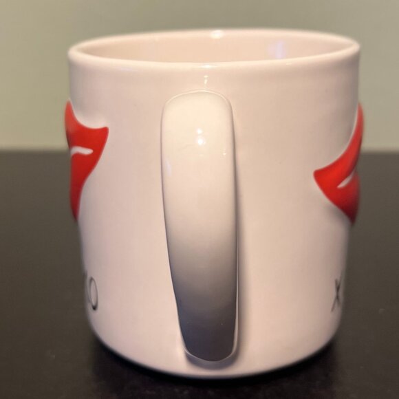 Threshold 3-D Red Lips XOXOXO Stoneware Mug ~ Valentines Day ~ Kisses and Hugs - Picture 2 of 6
